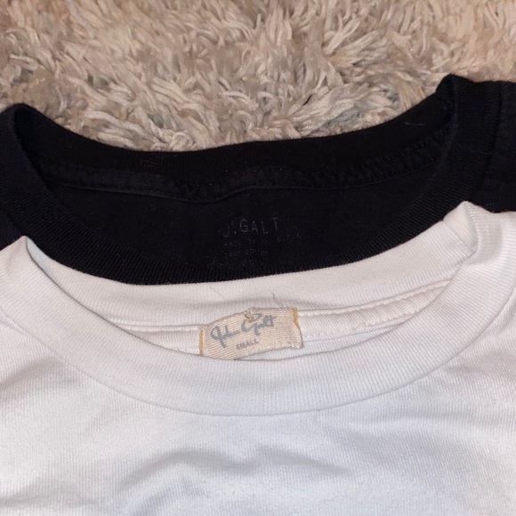 Brandy Melville Los angels and monkey island tops - Picture 4 of 4